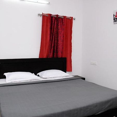 Varsha Enclave Serviced Apartment 迈索尔 外观 照片